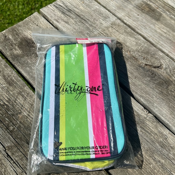 Thirty one Makeup case & Wallet - Picture 7 of 10